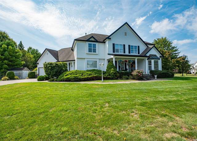 Property at 2 Riviera Ct, Wading River, NY 11792, 4 beds, 5 baths