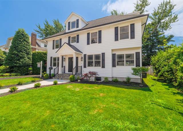 Property at 12 Shepherd St, Rockville Centre, NY 11570, 5 beds, 3.5 baths