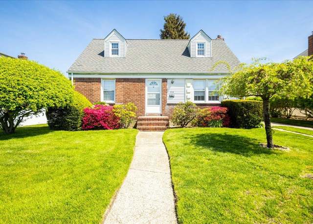 Property at 948 Center Dr, Franklin Square, NY 11010, 4 beds, 2 baths