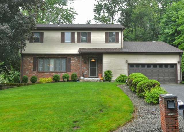 Property at 7 Avon Ln, New City, NY 10956, 4 beds, 2.5 baths