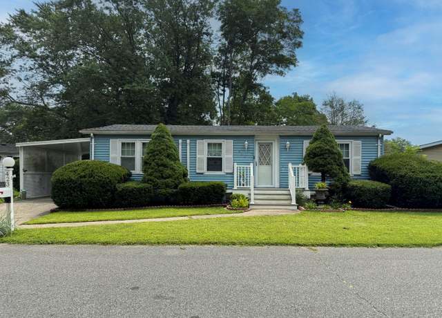 Property at 1661 Old Country #423, Riverhead, NY 11901, 2 beds, 2 baths