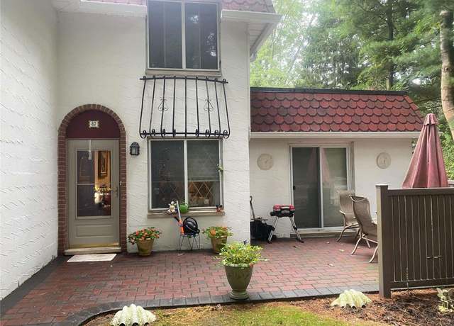 Property at 47 Skyline Dr #47, Coram, NY 11727, 3 beds, 3 baths