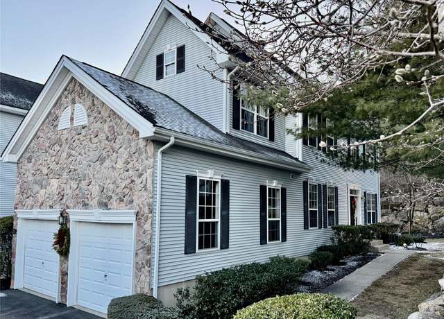 Property at 215 Woodlands Dr, Tuxedo Park, NY 10987, 2 beds, 2.5 baths