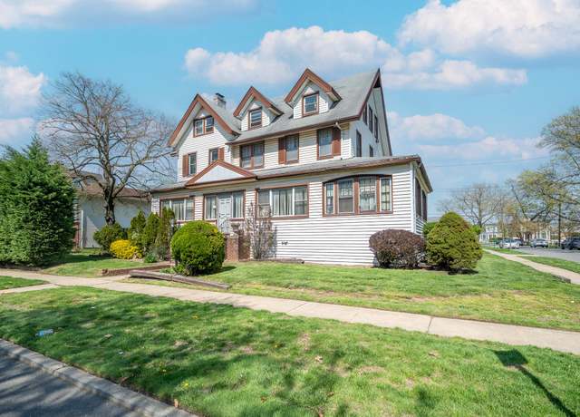 Property at 536 Albemarle Rd, Cedarhurst, NY 11516, 5 beds, 3.5 baths