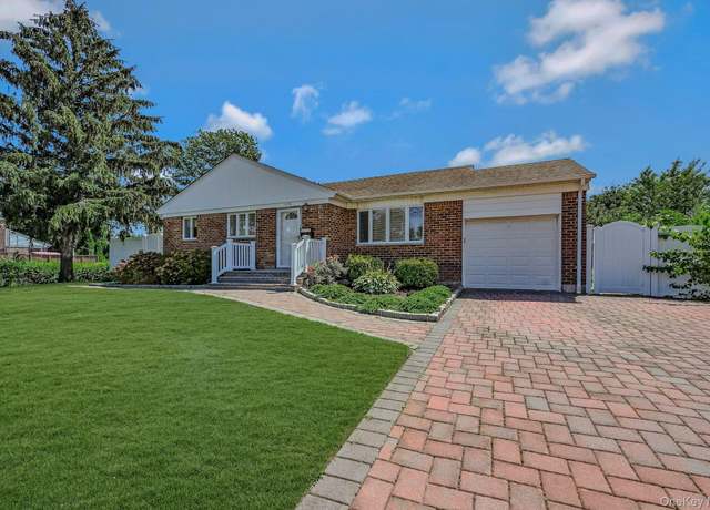 Property at 1270 Pulaski Rd, East Northport, NY 11731, 3 beds, 1 bath