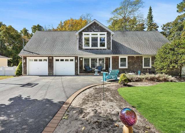 Property at 30 Newport Beach Blvd, East Moriches, NY 11940, 4 beds, 3.5 baths