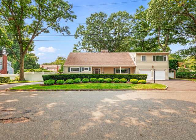 Property at 4 Lamarr Ave, Melville, NY 11747, 6 beds, 4 baths