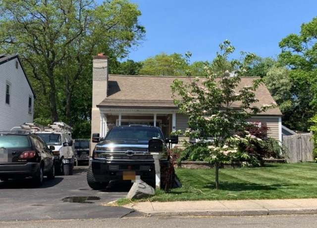 Property at 39 E 22nd St, Huntington Station, NY 11746, 3 beds, 2 baths