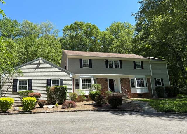 Property at 309 North Salem Rd, Waccabuc, NY 10597, 4 beds, 2.5 baths