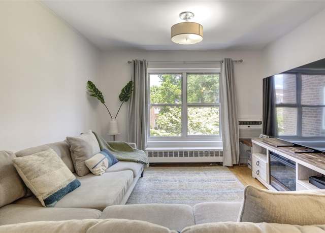 Property at 221 Middle Neck Road Rd Unit M-4, Great Neck, NY 11021, 1 bed, 1 bath