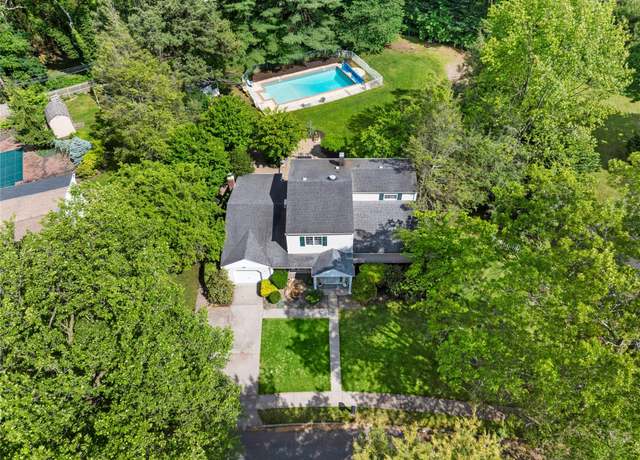 Property at 7 Kinsella St, Dix Hills, NY 11746, 4 beds, 3 baths