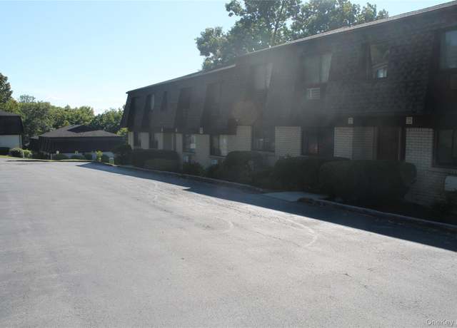 Property at 2401 Cherry Hill Dr #2401, Poughkeepsie, NY 12603, 2 beds, 1.5 baths
