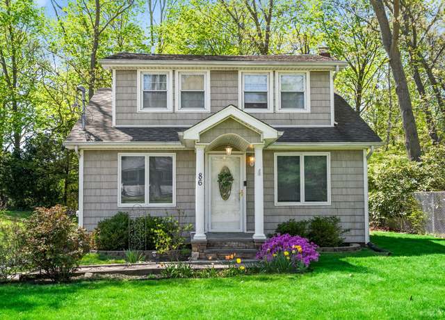 Property at 86 Arlington Road, Lake Ronkonkoma, NY 11779, 3 beds, 2 baths