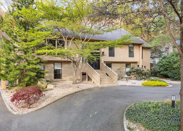 Property at 668 Park Ave, Huntington, NY 11743, 5 beds, 3.5 baths