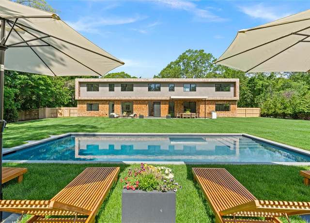 Property at 30 School St, East Hampton, NY 11937, 5 beds, 5.5 baths