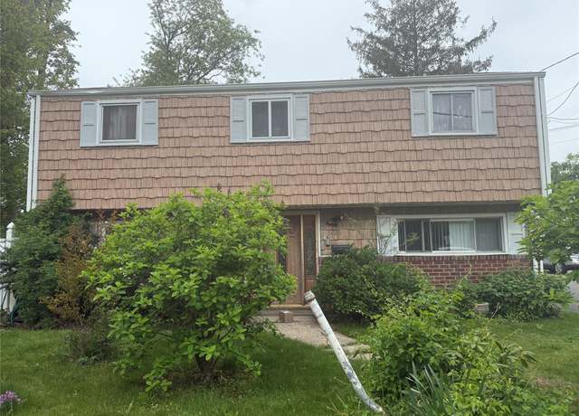 Property at 1620 Brentwood Rd, Brentwood, NY 11706, 6 beds, 2 baths