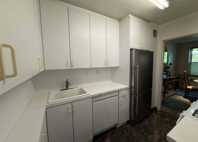 Property at 177 E Hartsdale Ave Unit 2Y, Hartsdale, NY 10530, 1 bed, 1 bath