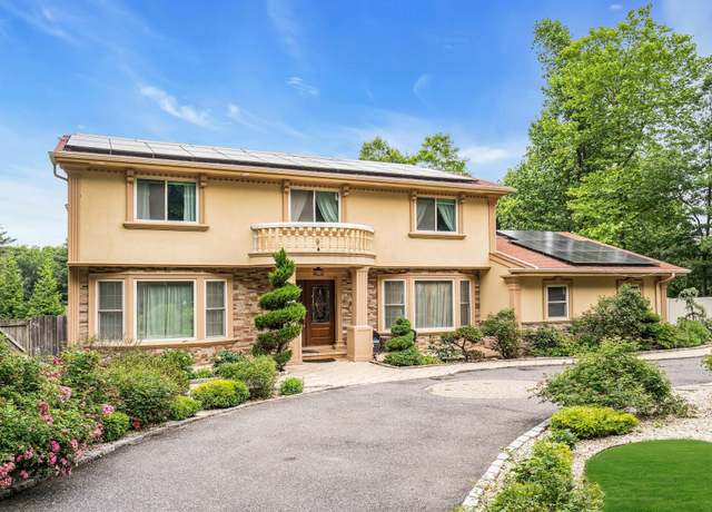 Property at 41 Hearthstone Dr, Dix Hills, NY 11746, 6 beds, 4.5 baths