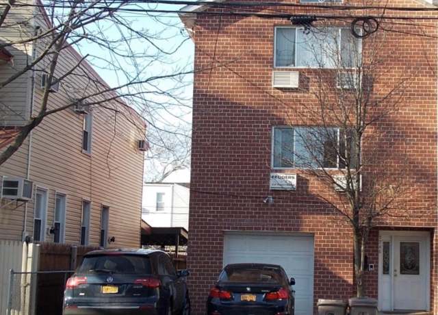 Property at 7746 79th St, Glendale, NY 11385, 8 beds, 5 baths