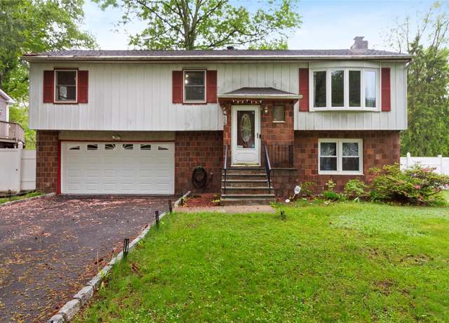Property at 4 Abraham Gunn Memorial Dr, Cortlandt Manor, NY 10567, 3 beds, 2 baths