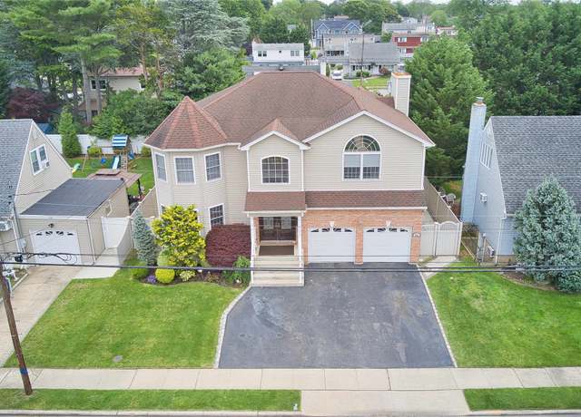 Property at 287 Atlantic Ave, Massapequa Park, NY 11762, 4 beds, 2.5 baths
