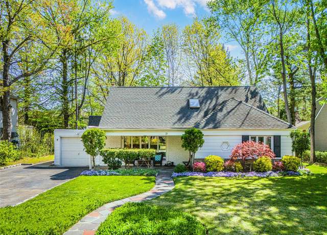 Property at 31 Chadwick Rd, Great Neck, NY 11023, 4 beds, 2 baths