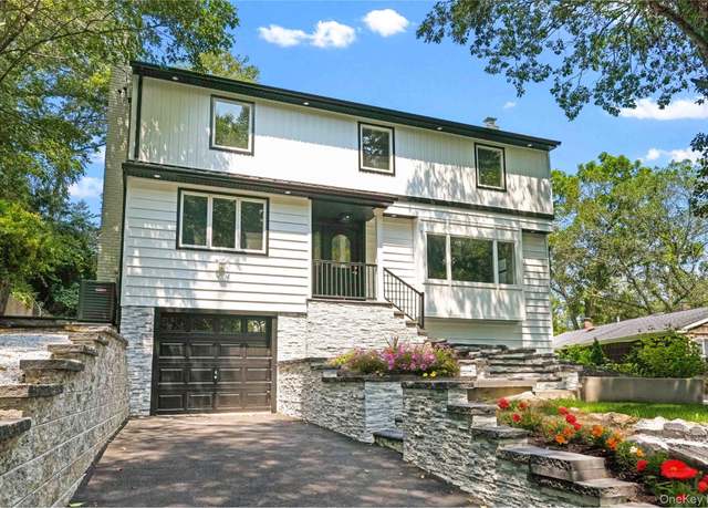 Property at 45 Forest Dr, Centerport, NY 11721, 4 beds, 3.5 baths