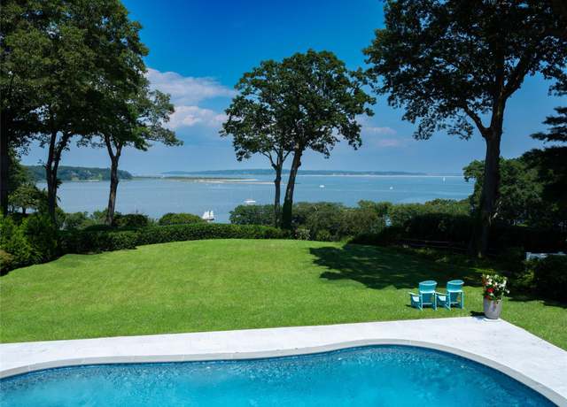 Property at 14 Heather Ln, Lloyd Harbor, NY 11743, 4 beds, 4.5 baths