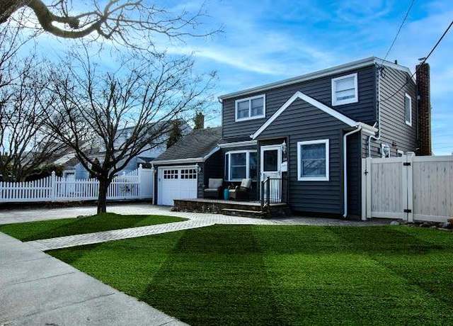 Property at 3686 Stokes Ave, Bethpage, NY 11714, 5 beds, 3 baths