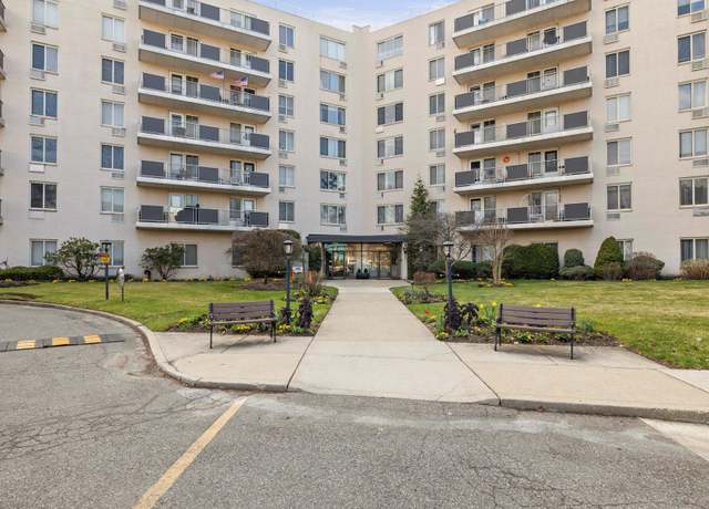 Property at 135 Post Ave Unit 2U, Westbury, NY 11590, 1 bed, 1 bath