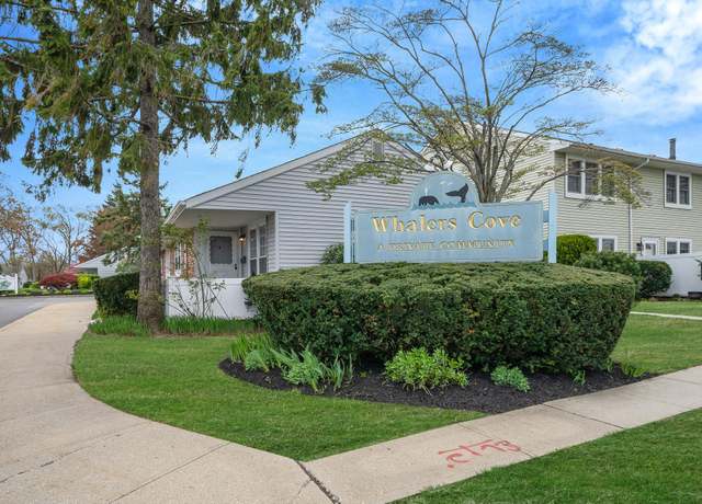 Property at 88 Whalers Cove Dr #88, Babylon, NY 11702, 2 beds, 1.5 baths
