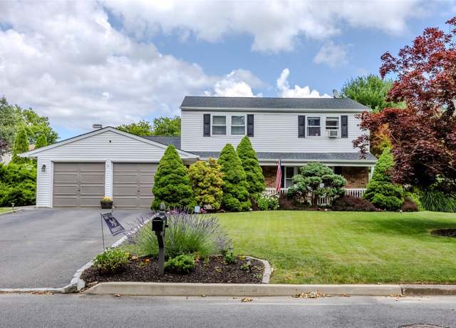 Property at 17 Daytona Beach Pl, Coram, NY 11727, 4 beds, 2.5 baths