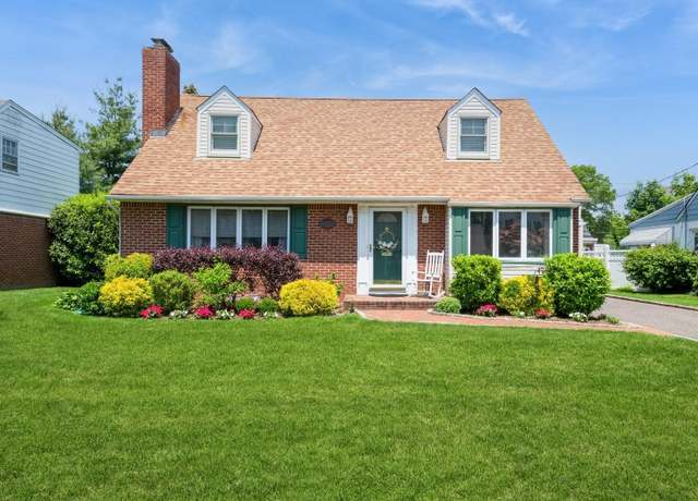 Property at 80 Intervale, Rockville Centre, NY 11570, 3 beds, 2 baths