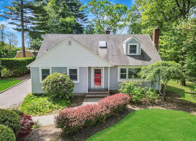 Property at 10 Clearbrook Dr, Smithtown, NY 11787, 5 beds, 2 baths