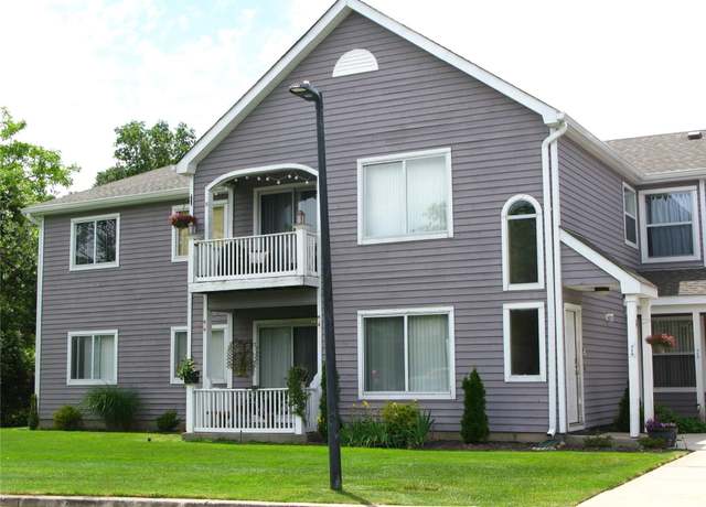 Property at 712 Birchwood Park Dr, Middle Island, NY 11953, 2 beds, 2 baths