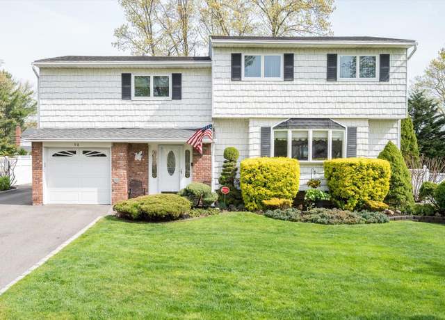 Property at 98 Morewood Dr, Smithtown, NY 11787, 5 beds, 2.5 baths