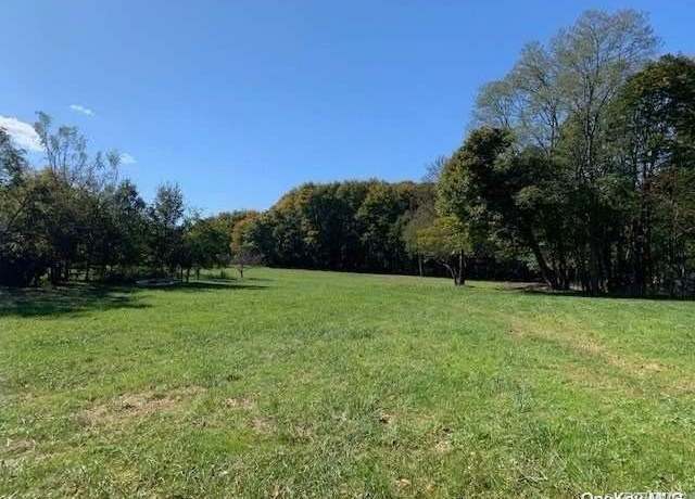 Property at 385 New Suffolk Ave, Mattituck, NY 11952