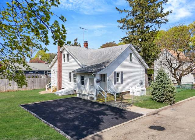 Property at 22 Patiky St, Kings Park, NY 11754, 3 beds, 2.5 baths