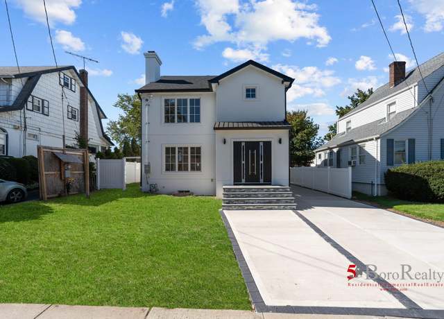 Property at 439 Bayview Ave, Cedarhurst, NY 11516, 5 beds, 4 baths