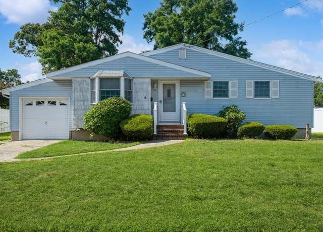 Property at 40 Fremont St, Lindenhurst, NY 11757, 4 beds, 1 bath