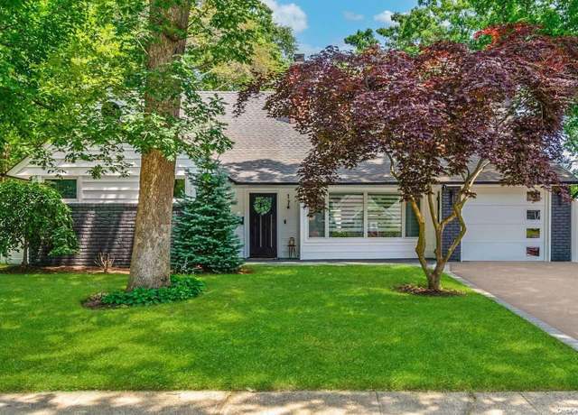 Property at 17 Oak Brook Ln, Merrick, NY 11566, 5 beds, 3 baths