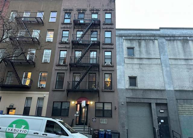 Property at 450 W 55th St Unit 3FW, New York (manhattan), NY 10019, 1 bed, 1 bath