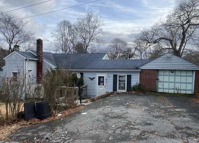 Property at 49 Brewster Dr, Carmel, NY 10512, 3 beds, 1 bath