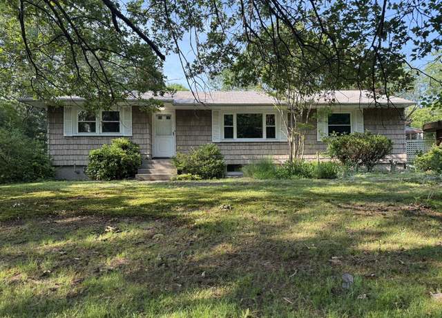 Property at 11 Vose Pl, Huntington, NY 11743, 3 beds, 1.5 baths
