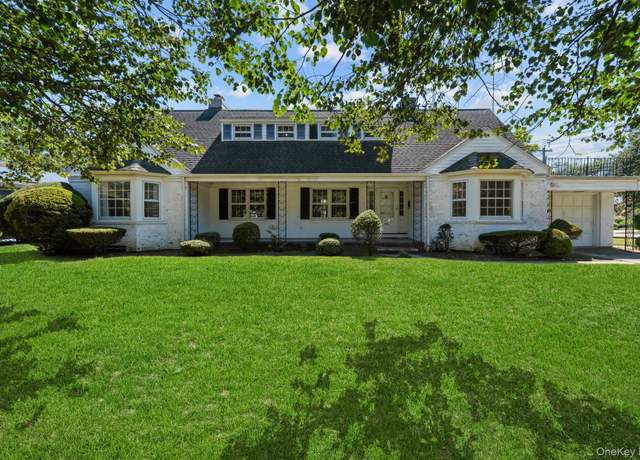 Property at 298 Nassau Pkwy, Oceanside, NY 11572, 3 beds, 2 baths