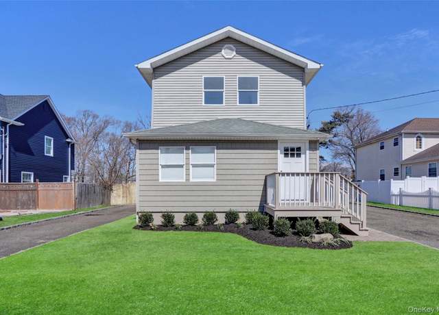 Property at 83 Fairview Ave, Islip Terrace, NY 11752, 3 beds, 2 baths