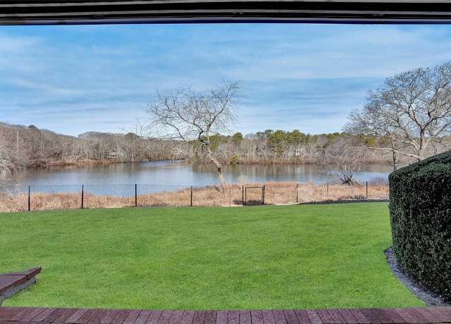 Property at 34 Montauk Hwy #2, Westhampton, NY 11977, 2 beds, 2.5 baths