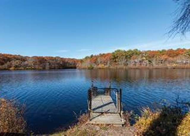 Property at 34 Montauk Hwy #2, Westhampton, NY 11977, 2 beds, 2.5 baths
