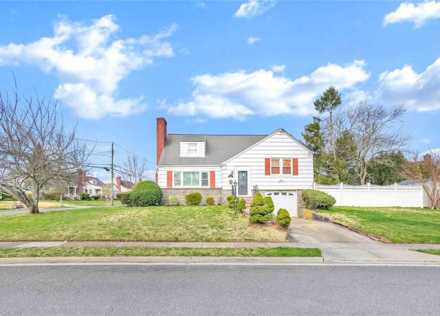 Property at 2632 Fox Rd, Baldwin, NY 11510, 3 beds, 2 baths