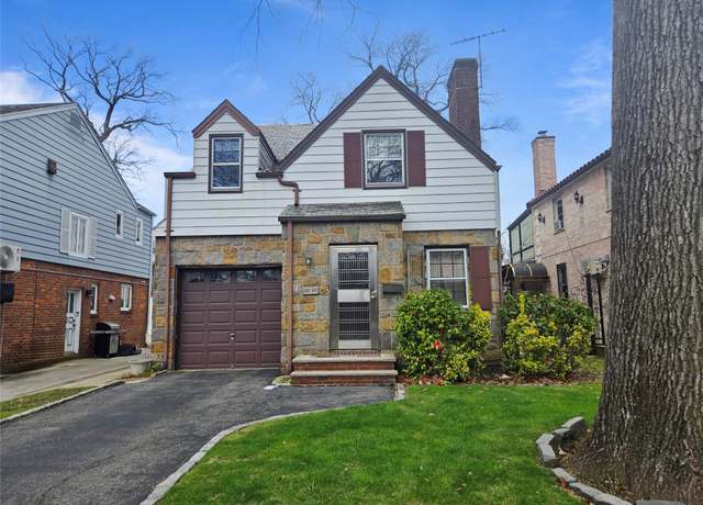 Property at 18645 Grand Central Pkwy, Jamaica Estates, NY 11432, 3 beds, 1.5 baths